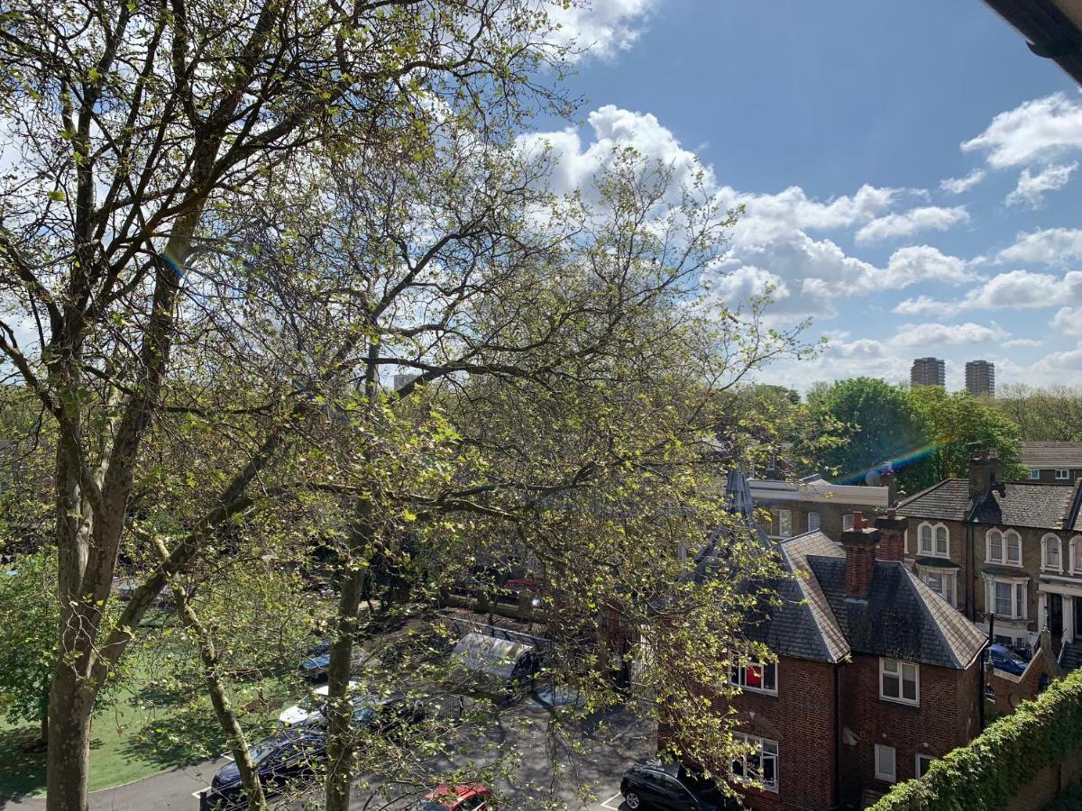 Lovely Apartment In Victoria Park Village London Eksteriør billede