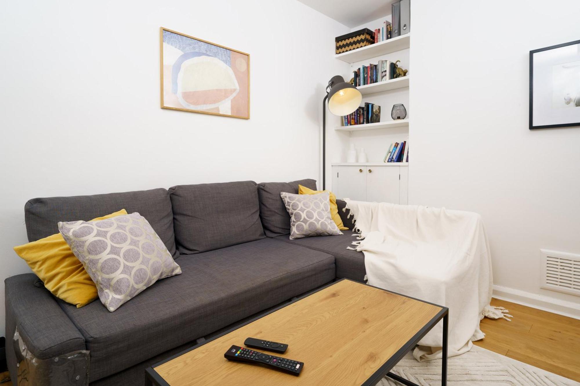 Lovely Apartment In Victoria Park Village London Eksteriør billede
