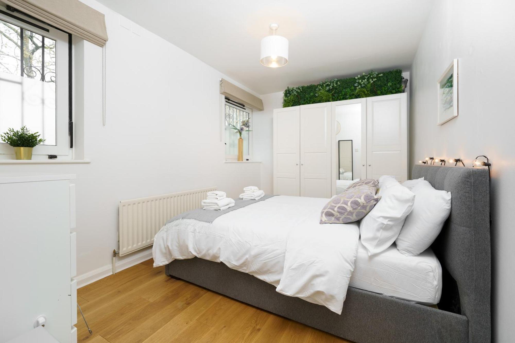 Lovely Apartment In Victoria Park Village London Eksteriør billede