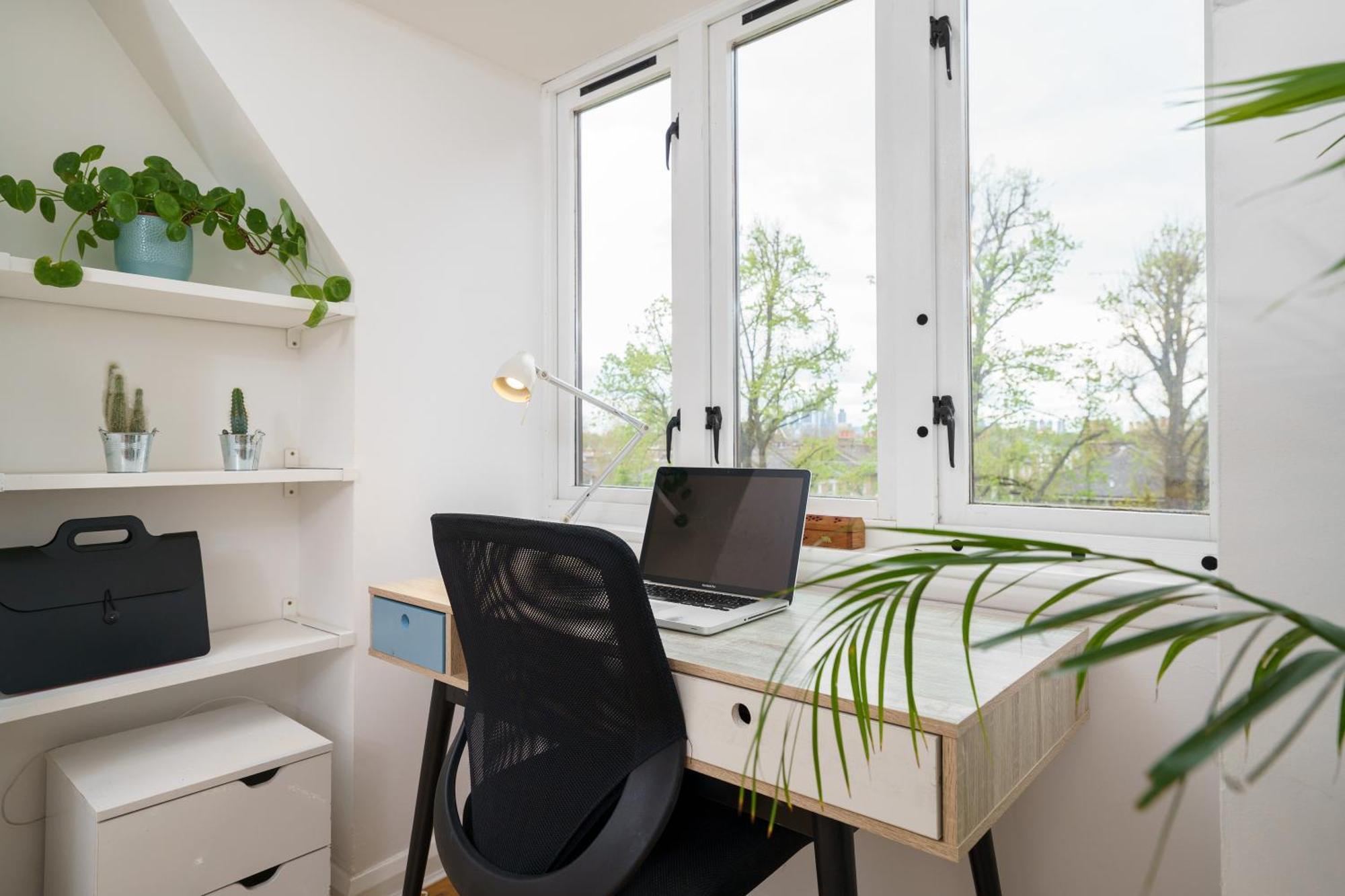 Lovely Apartment In Victoria Park Village London Eksteriør billede
